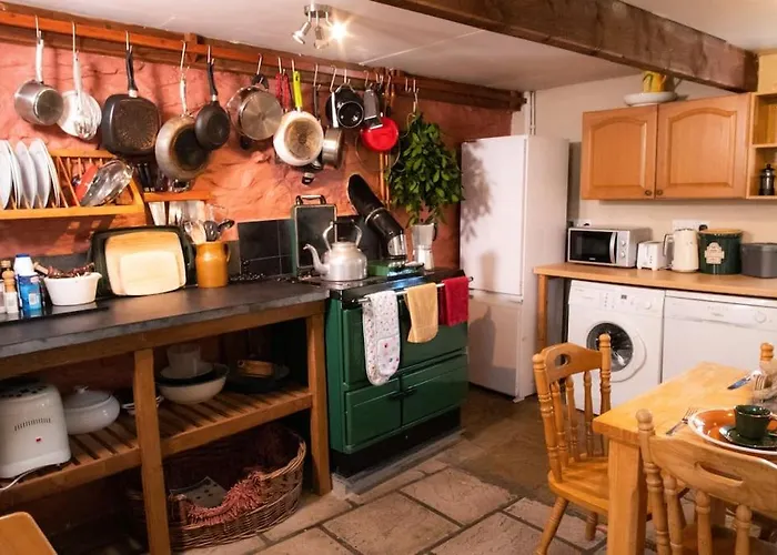 Yr Hen Efail - Old Smithy