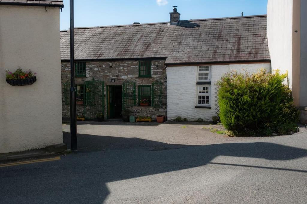 Yr Hen Efail - Old Smithy Holiday home *
